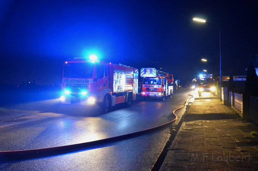 Feuer 4 Koeln Immendorf Giesdorfer Allee P119.JPG